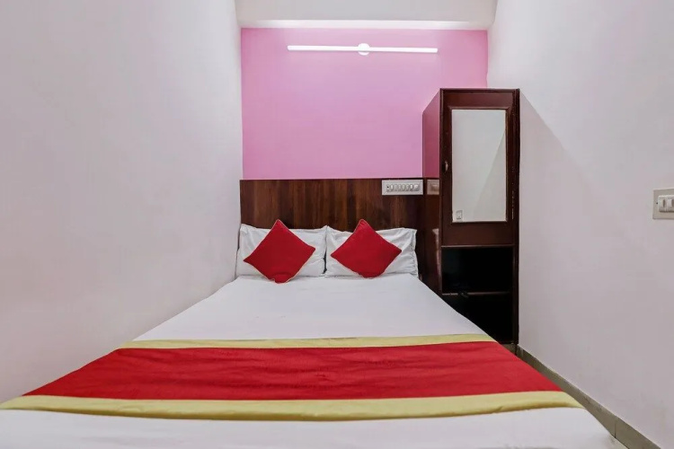 SPOT ON 46393 Venkat Regency