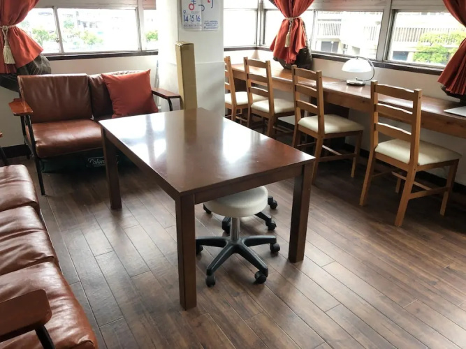 Almas Guest House - Hostel