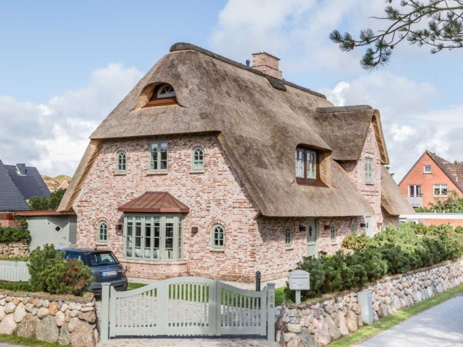 3 Bedrooms Cottage