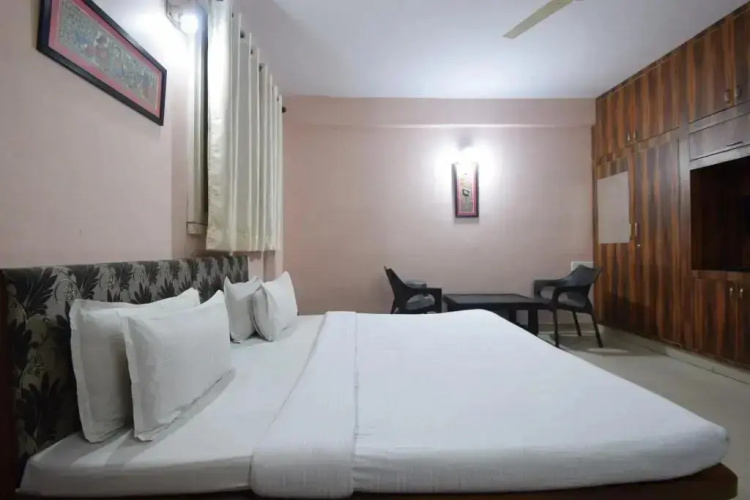 Shreenathji Inn by OYO Rooms