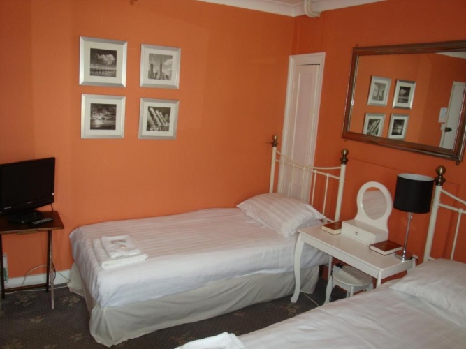 Standard Twin room