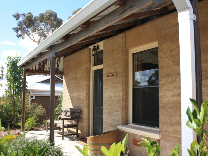 1 Bedroom Cottage with view