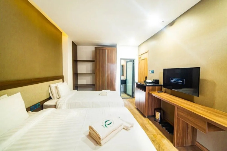 Q Hotel