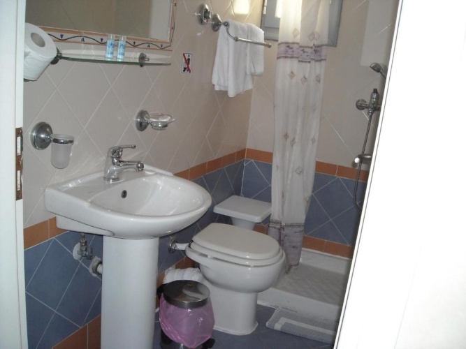 Economy Triple room