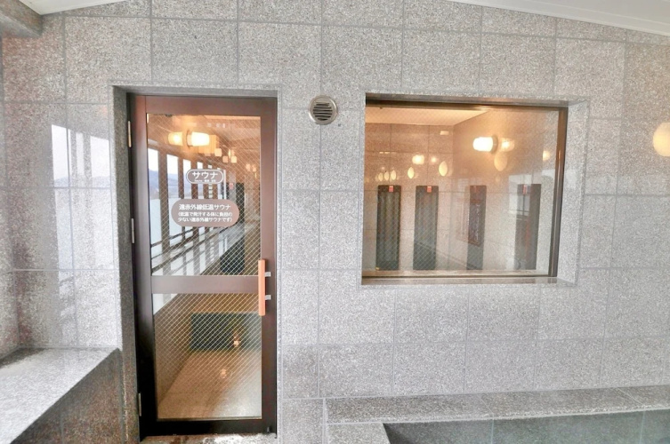 HiroshimaEkimae Universal Hotel ShikansenguchiMigi