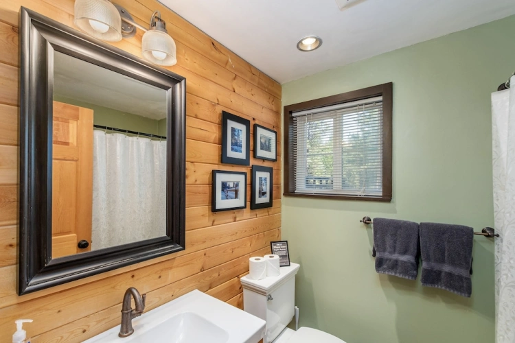 4 Bedrooms Cottage
