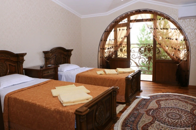 Standard Twin room with balcony
