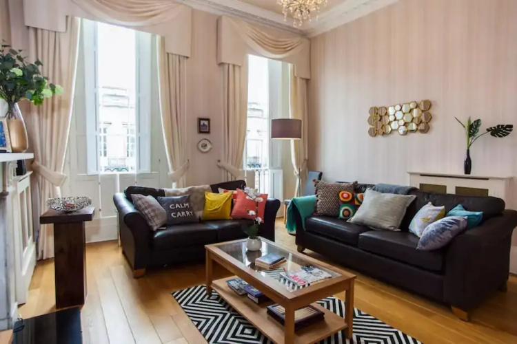 Central 2 Bedroom Apartment