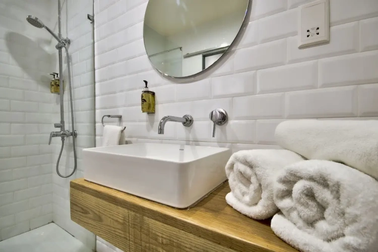 1 Bedroom Standard Suite