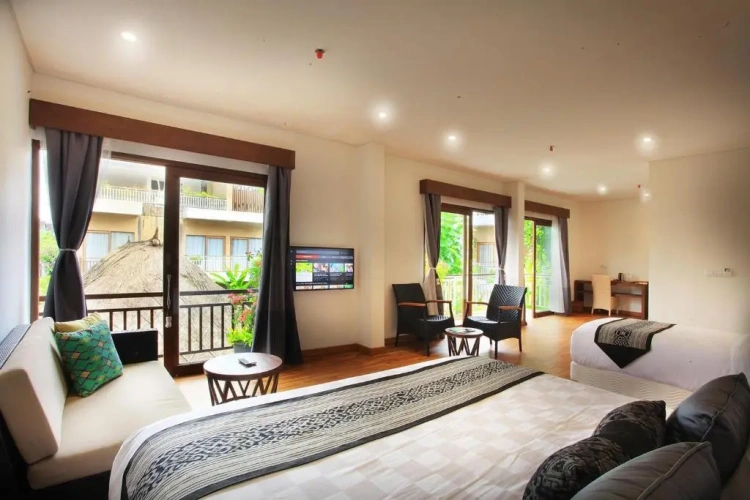 Family Suite with balcony and with pool view