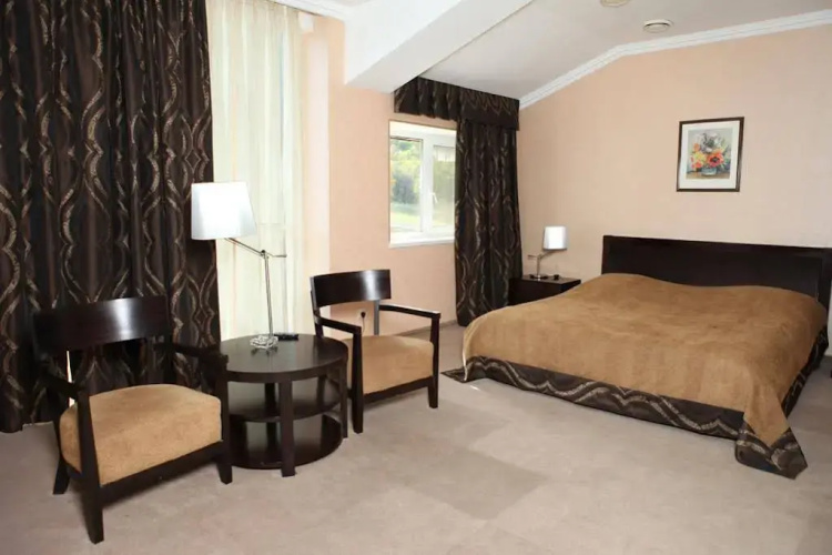 Lavina Hotel