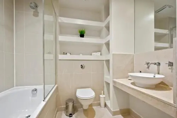 Oyo Home 137 Discovery Dock