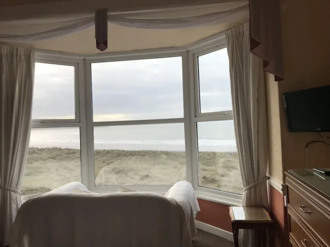 The Arbour Hotel