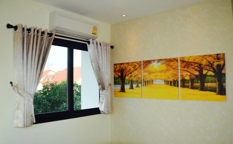 4 Bedroom House at Skytrain