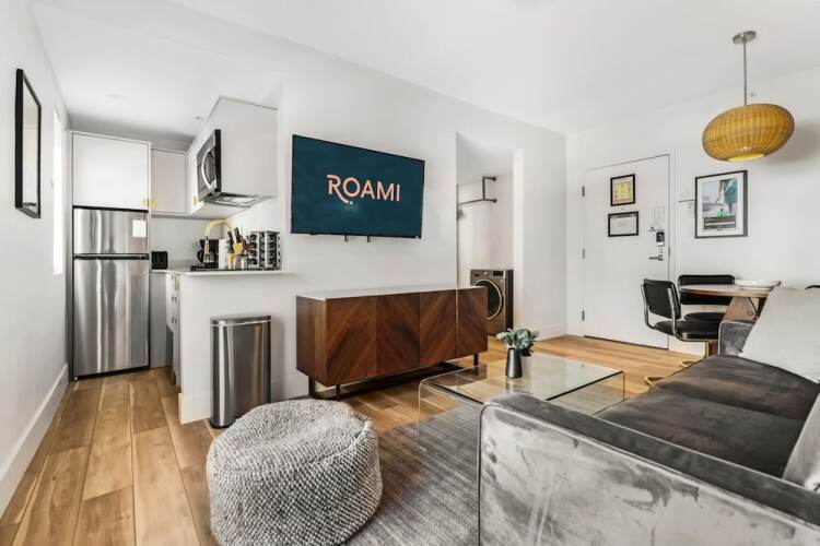 Roami At The Carmela