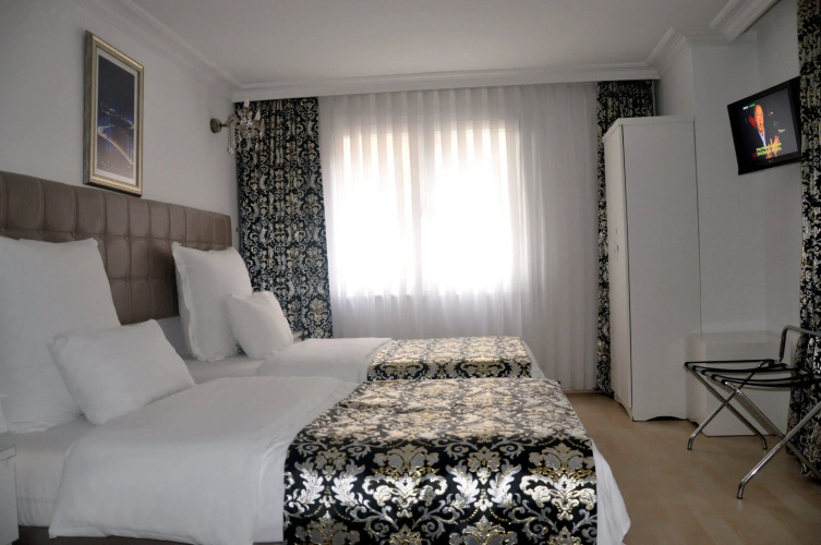 Hettie Hotel