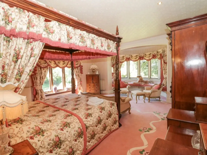 Highcliffe Manor