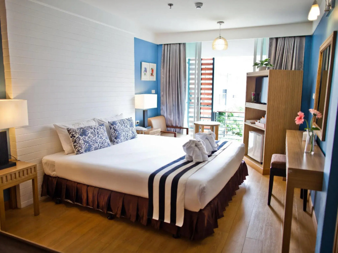Paradise Hotel