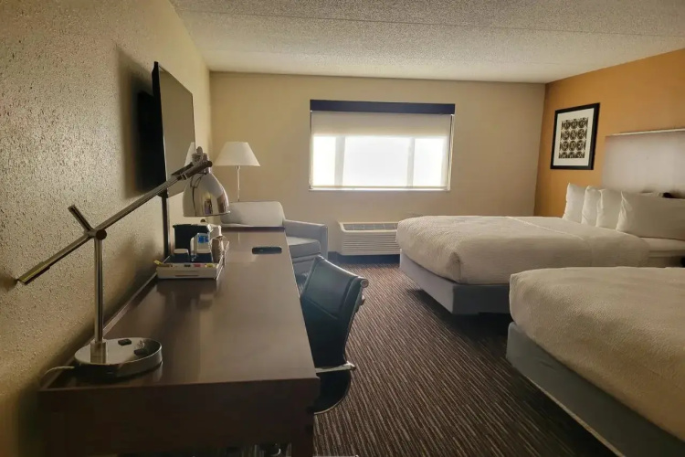 Royce Hotel