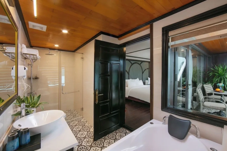 Standard Triple room