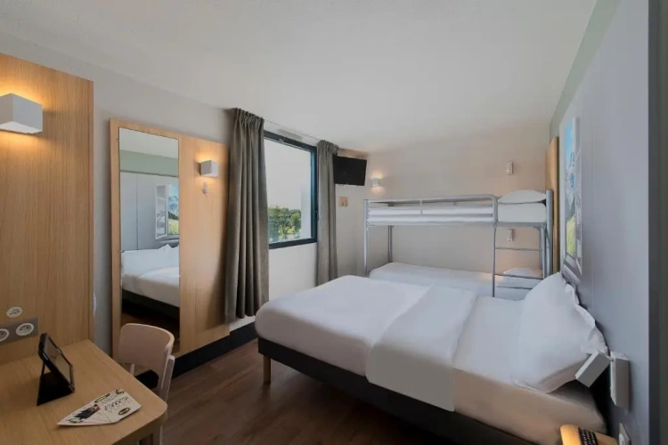 Standard Quadruple room