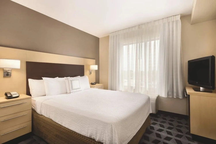 1 Bedroom Suite