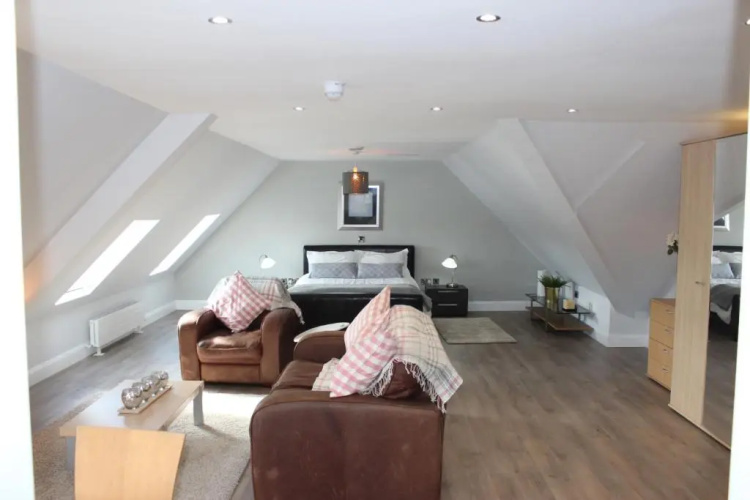 Lakeside Studio 2 Loft Apartment