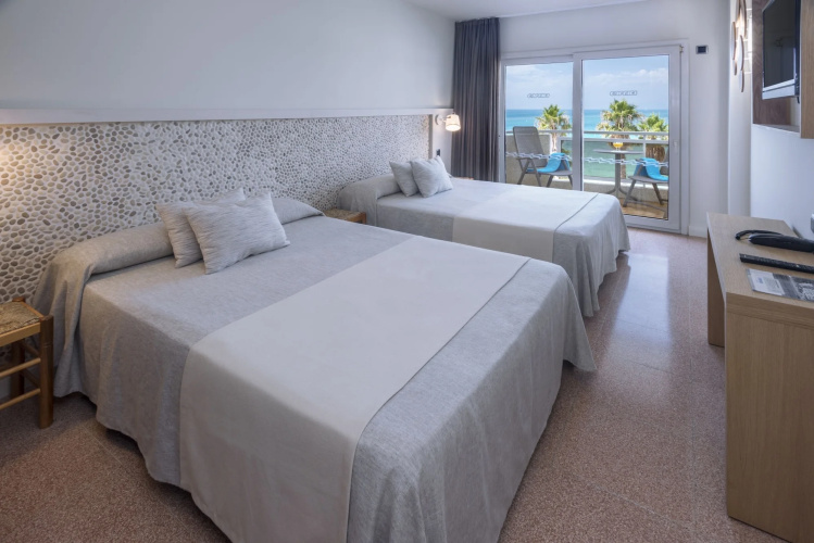 Caprici Beach Hotel & Spa