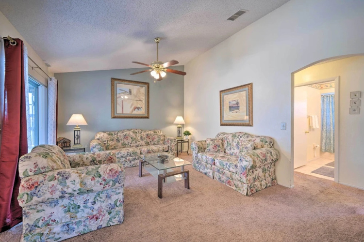 ~ 5 Mi to Theme Parks: Kissimmee Home w/ Pool