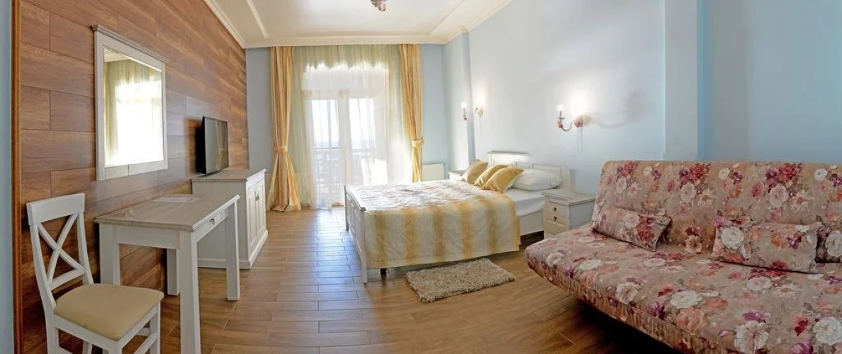 Marseille Resort