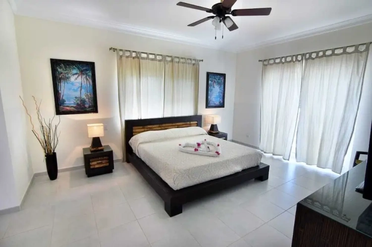 5 Bedrooms Grand Villa
