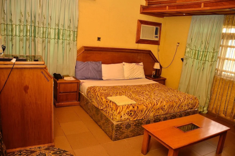 BBS Diamond Suites