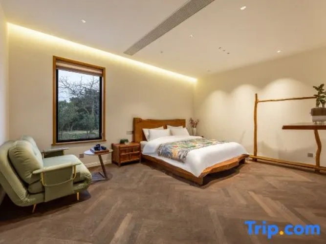 4 Bedrooms Villa with lake view