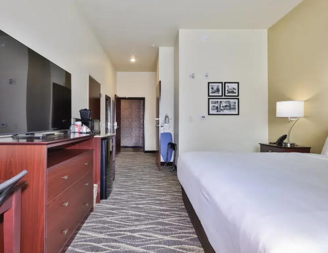 Cobblestone Hotel & Suites - Rhinelander