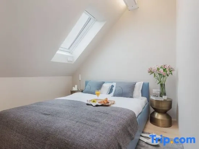 1 Bedroom Standard Double room with balcony