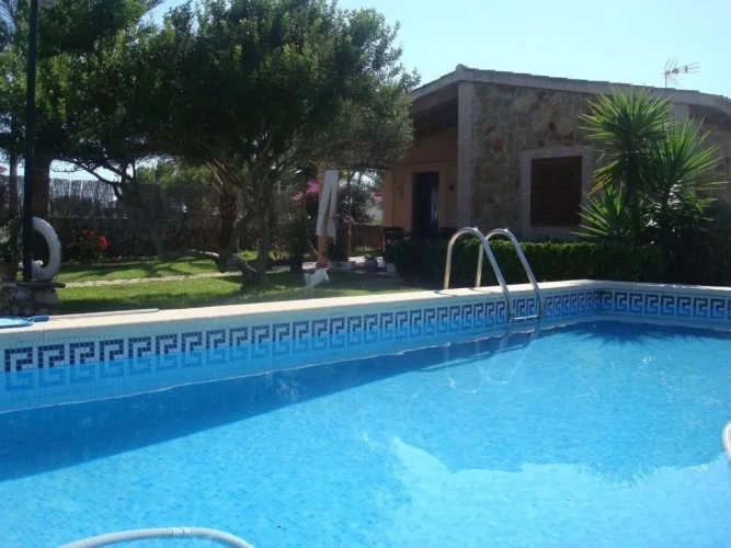 2 Bedrooms Cottage