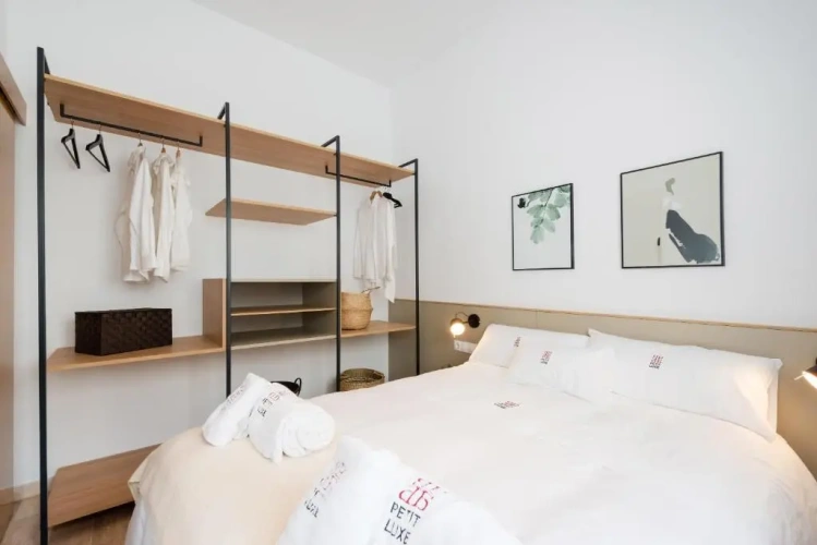 3 Bedrooms Apartment