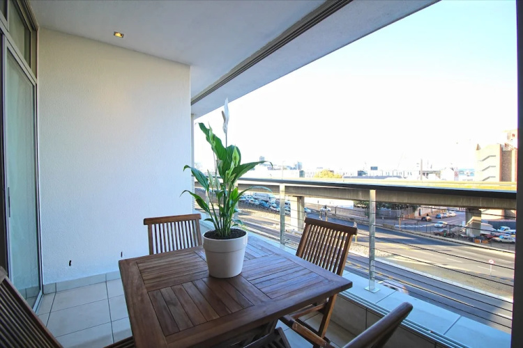 Harbour Edge 302