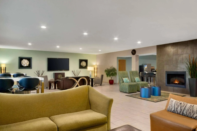 Best Western Plus Peppertree Airport Inn
