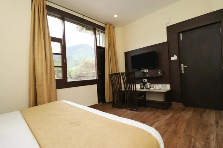 Hotel Mirage Residency