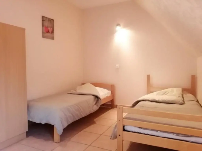 Standard Twin room with garden view