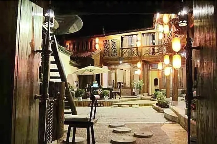 Lijiang on Road Mansion