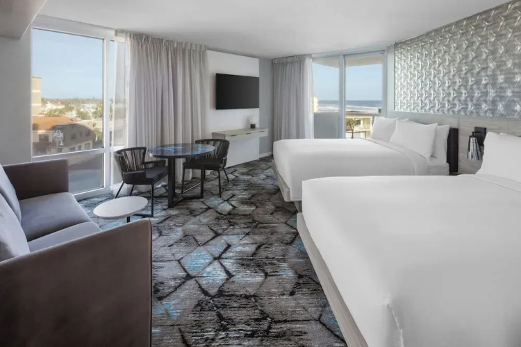 Standard Quadruple room with balcony and with ocean view