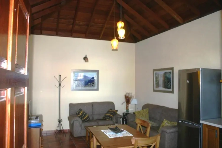 2 Bedrooms Twin Cottage