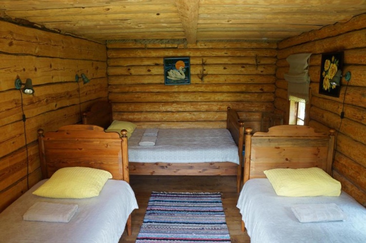 Standard Triple room