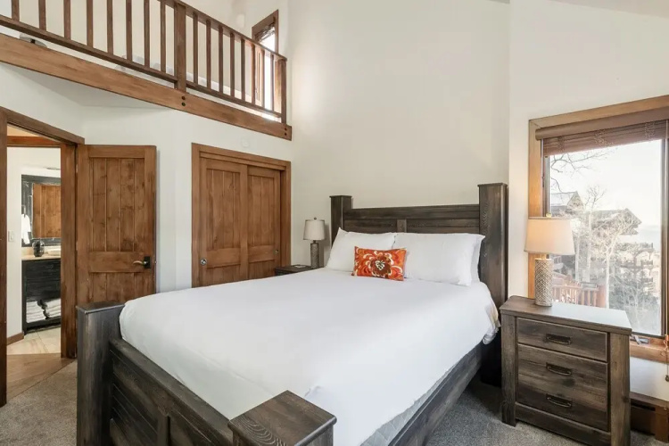 Crystal Chalet