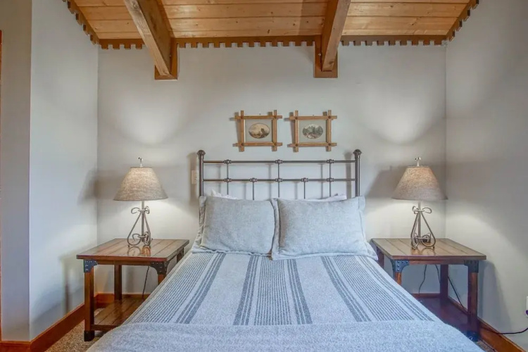 Whistlepunk #18: 4 Bedrooms, 3 Baths