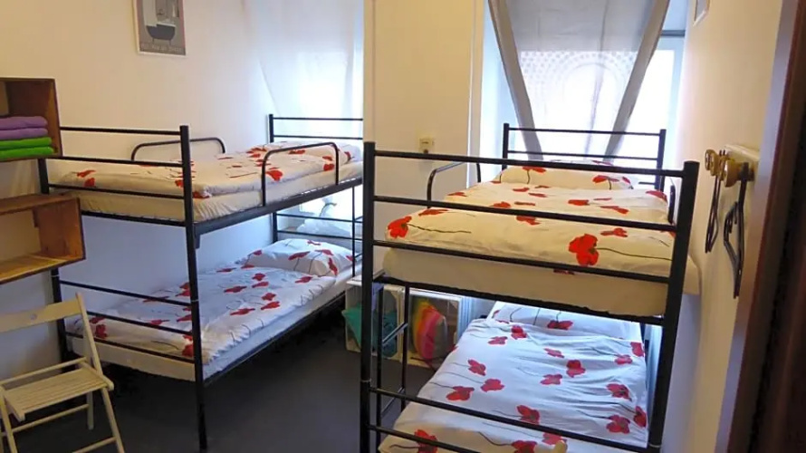 FlyFly Hostel