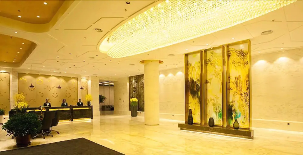 Rich Hotel