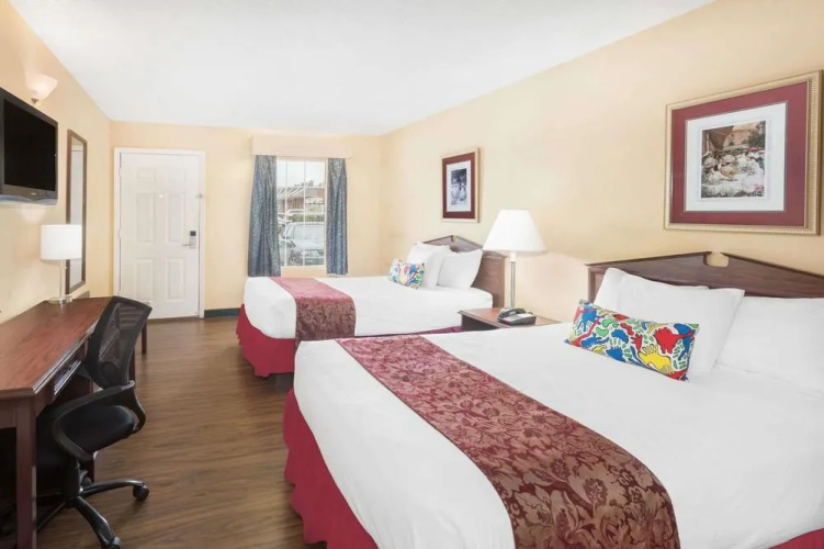 Baymont Inn & Suites Macon I-475